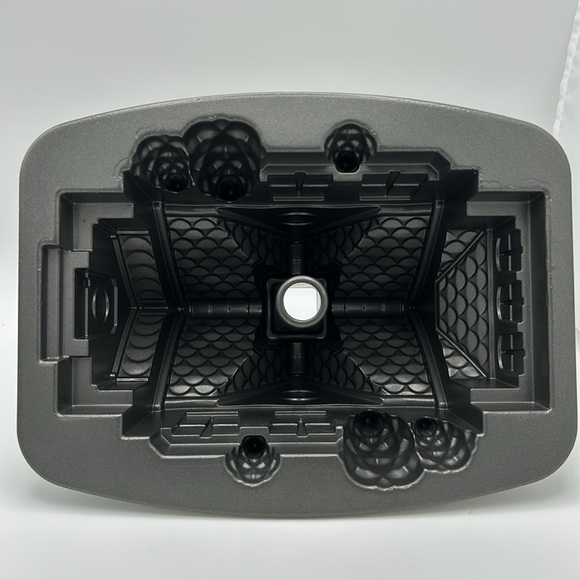 Nordic Ware Gingerbread House Bundt Silver NWOT - Picture 6 of 6